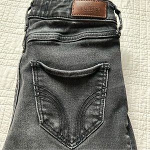 Black distressed skinny jeans